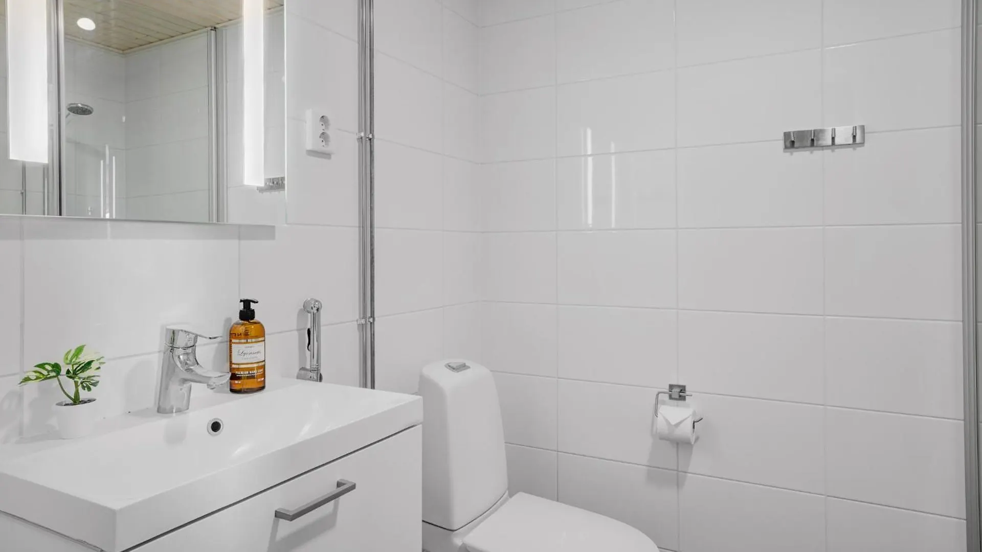 アパート Modern And Stylish 1Br With Balcony And City View ヘルシンキ
