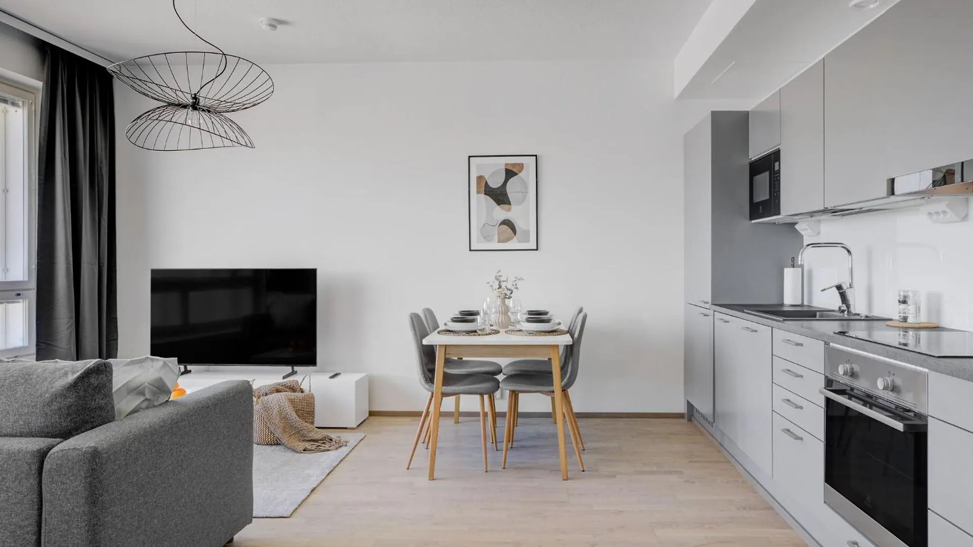 Modern And Stylish 1Br With Balcony And City View ヘルシンキ